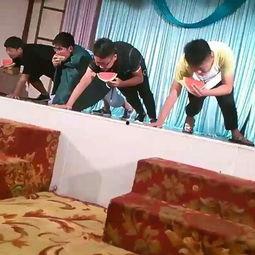 漫展老人吃瓜,老人吃瓜成焦点，揭秘二次元文化魅力